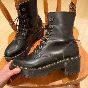 Dr Martens Doc Martens Leona Leather Boot